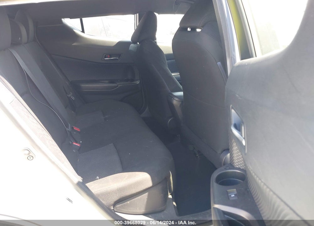 2018 TOYOTA C-HR XLE VIN: JTNKHMBX4J1000951