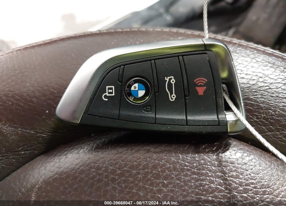 2016 BMW X1 XDRIVE28I VIN: WBXHT3Z38G4A51487