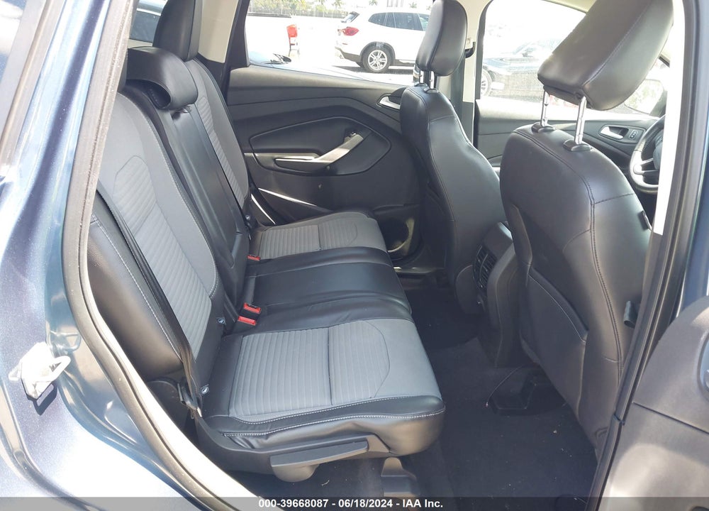 2018 FORD ESCAPE SE VIN: 1FMCU9GD0JUB69391