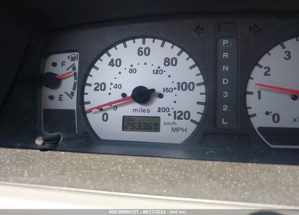 2002 MITSUBISHI MONTERO SPORT ES/LS VIN: JA4MT21H52J008465