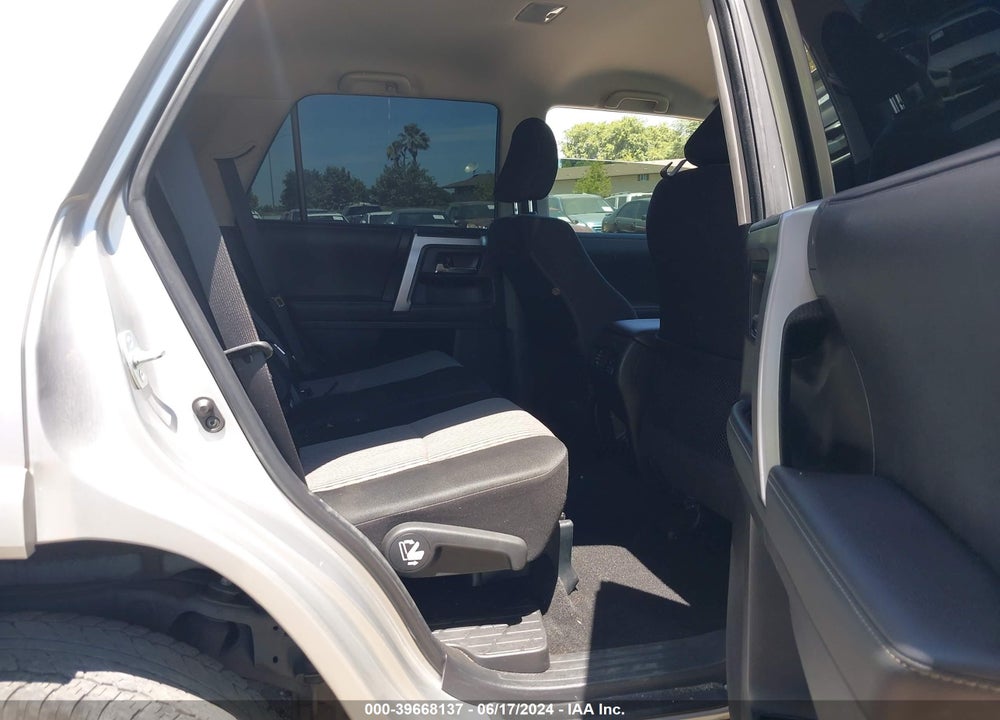 2021 TOYOTA 4RUNNER SR5 VIN: JTEMU5JR8M5850382