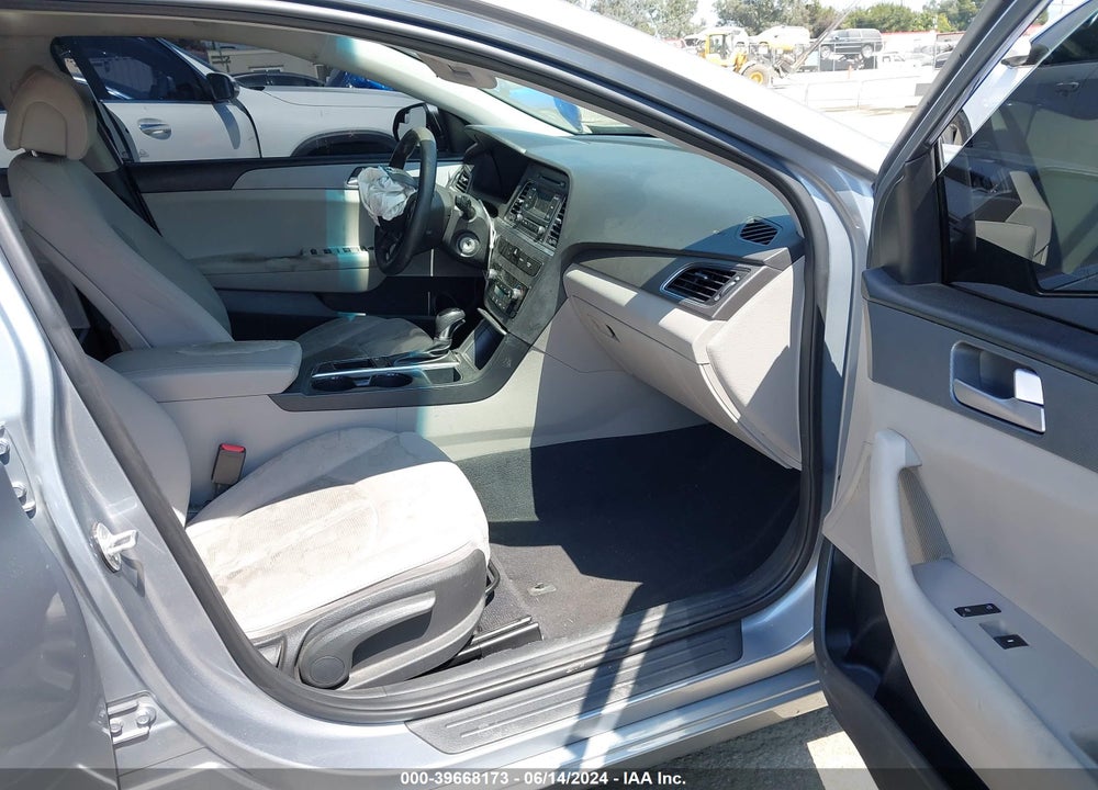 2017 HYUNDAI SONATA VIN: 5NPE24AF4HH523630