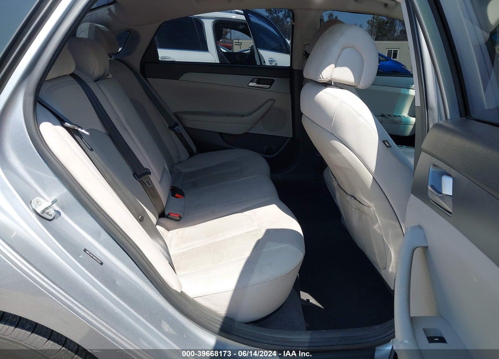 2017 HYUNDAI SONATA VIN: 5NPE24AF4HH523630