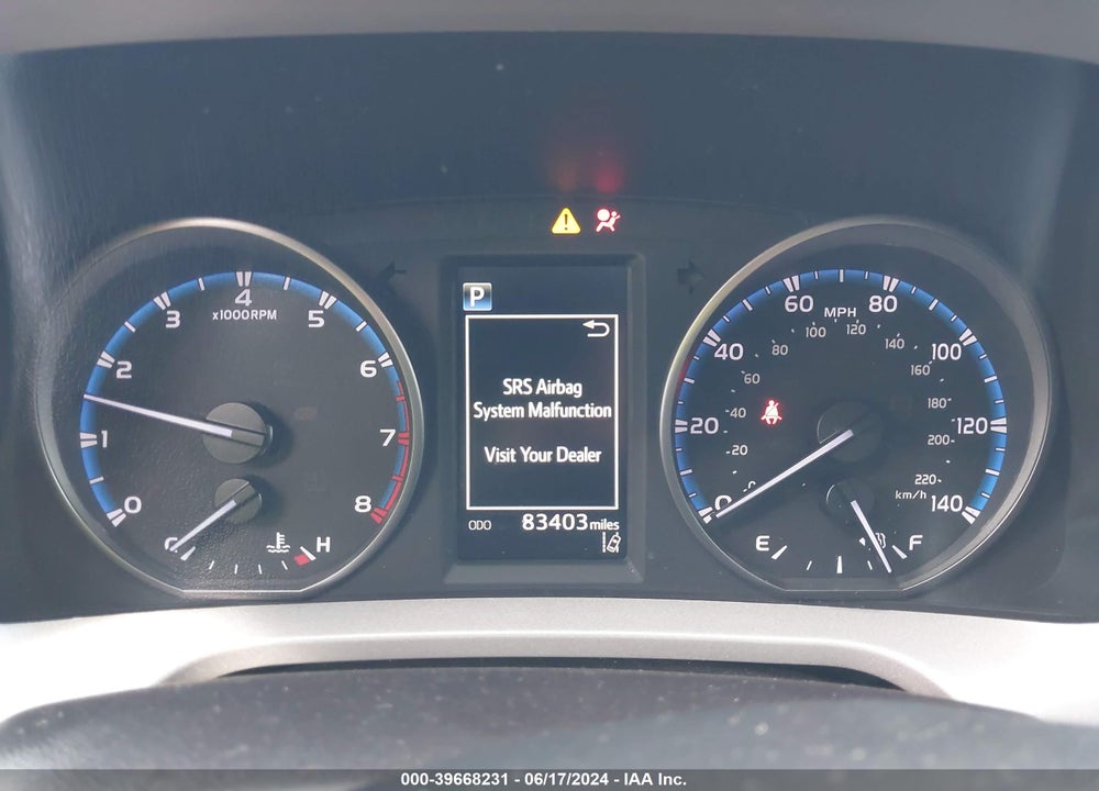 2018 TOYOTA RAV4 XLE VIN: 2T3WFREV6JW490085