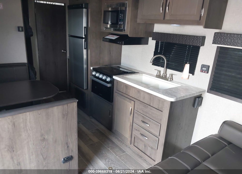 2021 JAYCO JAYFLIGHT VIN: 1UJBJ0BN3M17V3293
