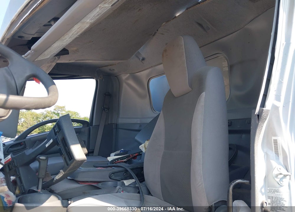 2018 ISUZU NRR VIN: JALE5W169J7301497