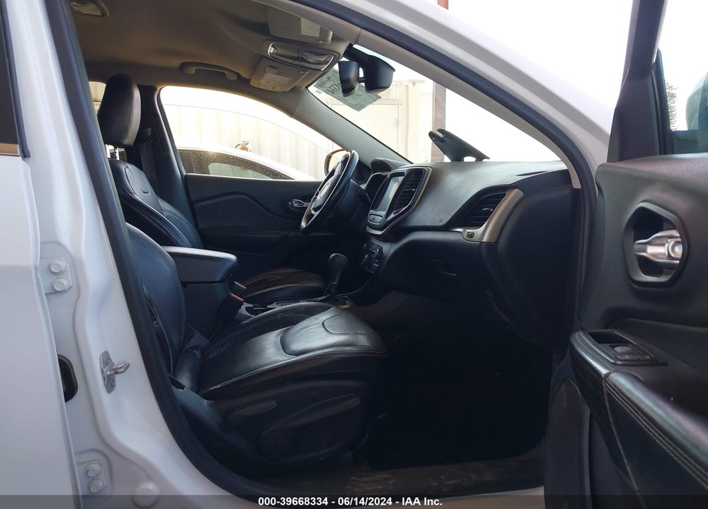 2015 JEEP CHEROKEE LATITUDE VIN: 1C4PJLCS8FW517045