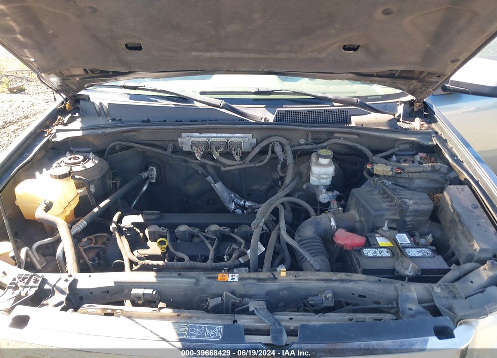 2011 FORD ESCAPE XLS VIN: 1FMCU0C72BKA21946