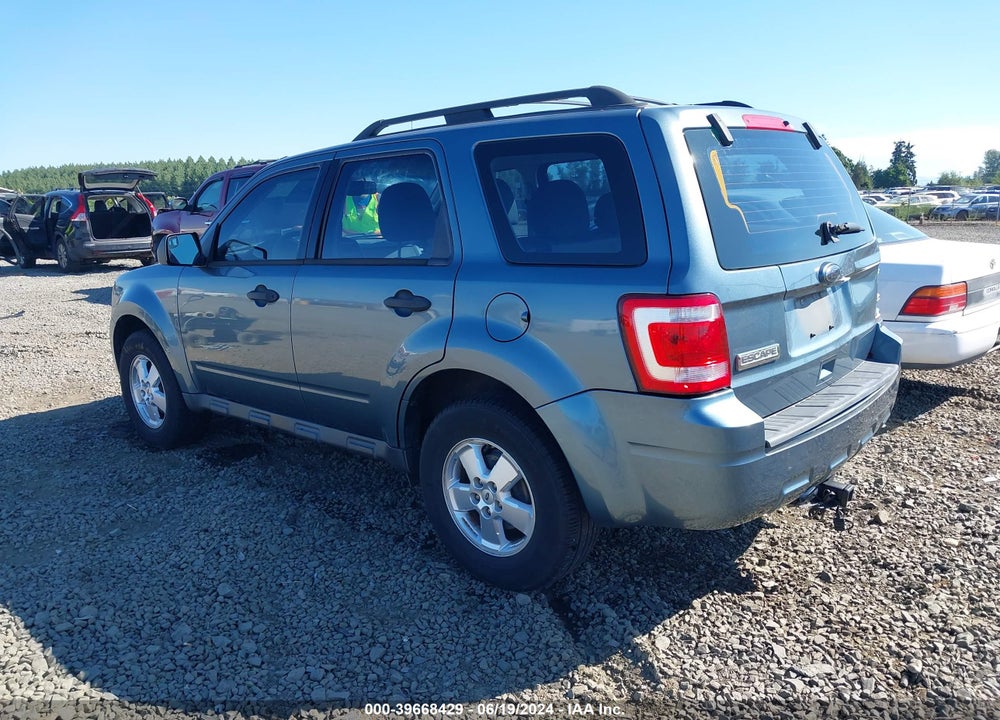 2011 FORD ESCAPE XLS VIN: 1FMCU0C72BKA21946
