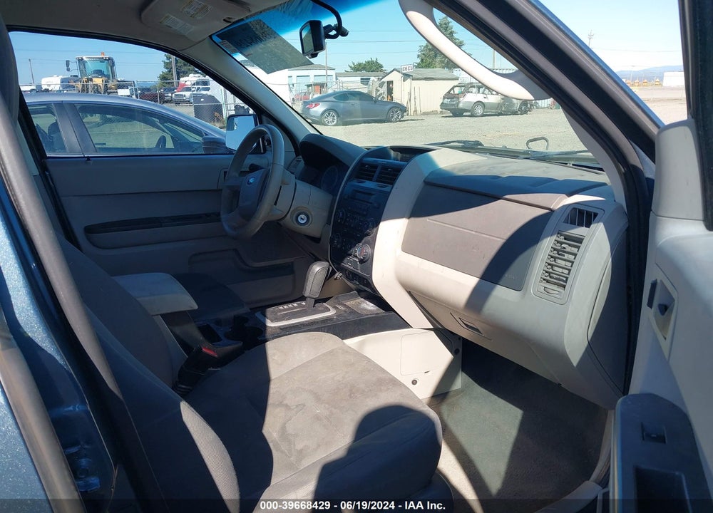 2011 FORD ESCAPE XLS VIN: 1FMCU0C72BKA21946