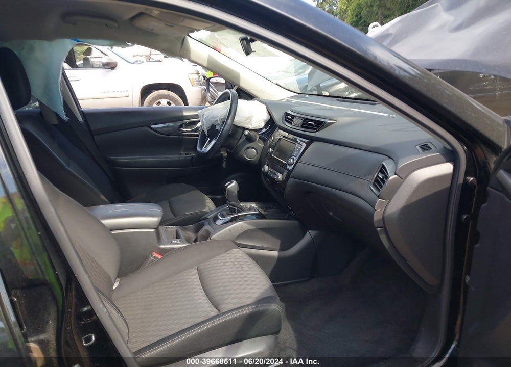 2019 NISSAN ROGUE SV VIN: JN8AT2MV0KW390549