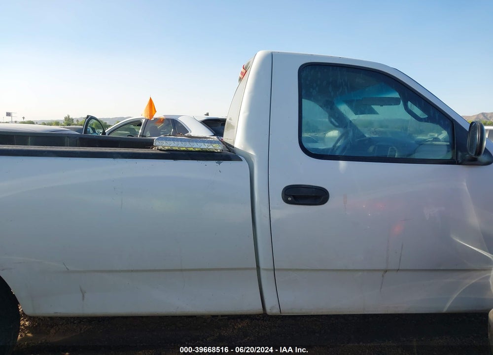 2002 FORD F-150 XL/XLT VIN: 1FTRF17222NA18010