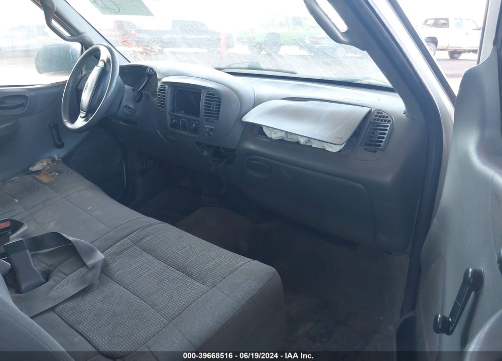2002 FORD F-150 XL/XLT VIN: 1FTRF17222NA18010