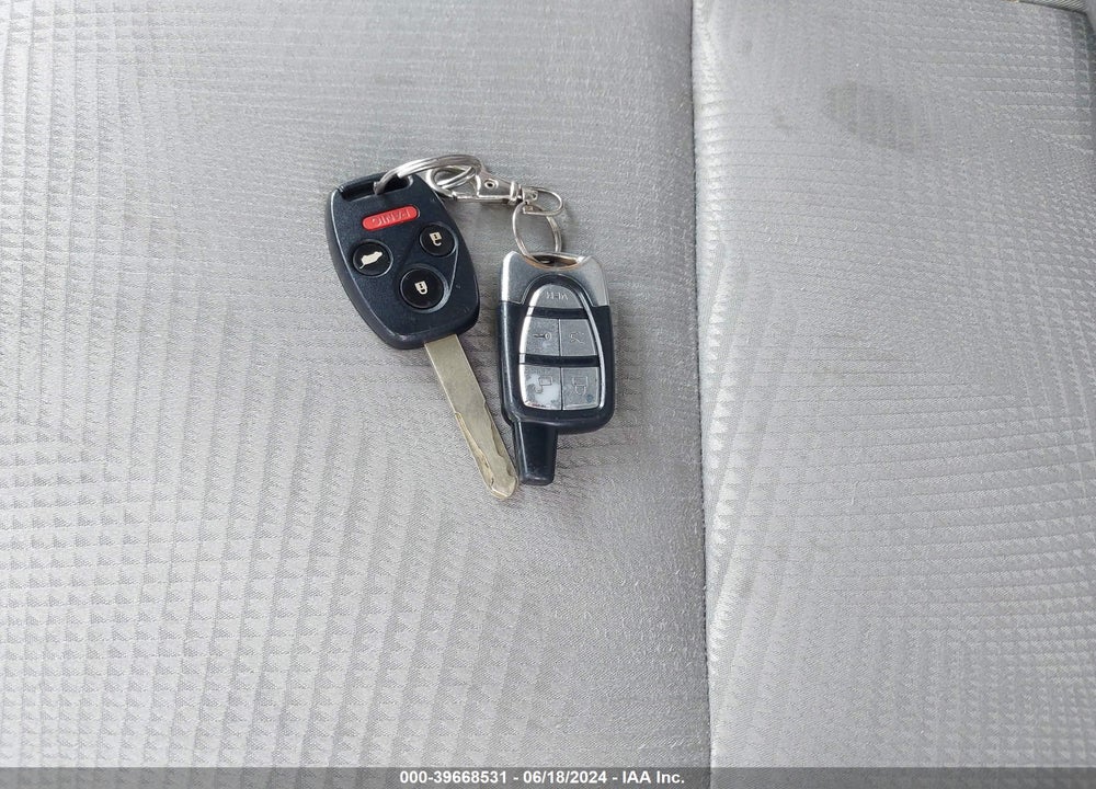 2015 HONDA PILOT VIN: 5FNYF4H28FB049844