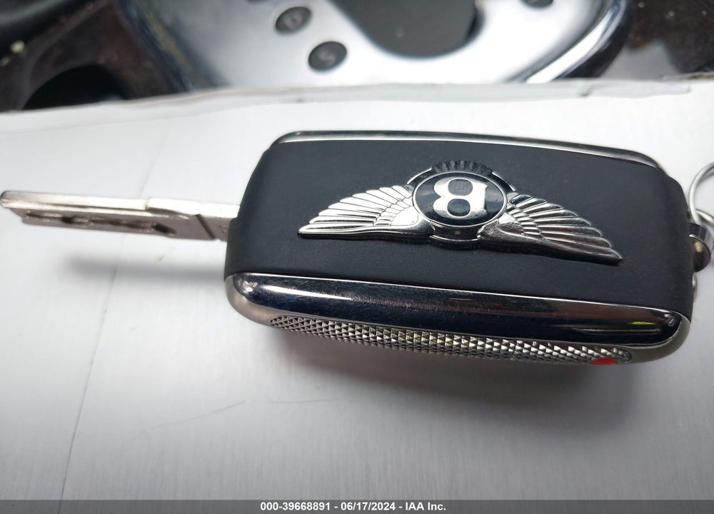 2015 BENTLEY FLYING SPUR V8 VIN: SCBET9ZA8FC041273