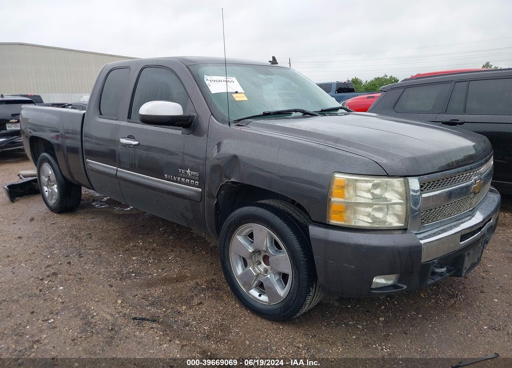 2011 CHEVROLET SILVERADO 1500 LT VIN: 1GCRCSE07BZ123943