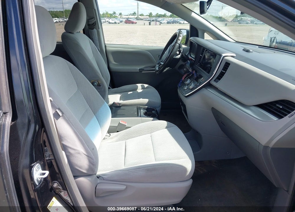 2016 TOYOTA SIENNA LE 8 PASSENGER VIN: 5TDKK3DC5GS719745