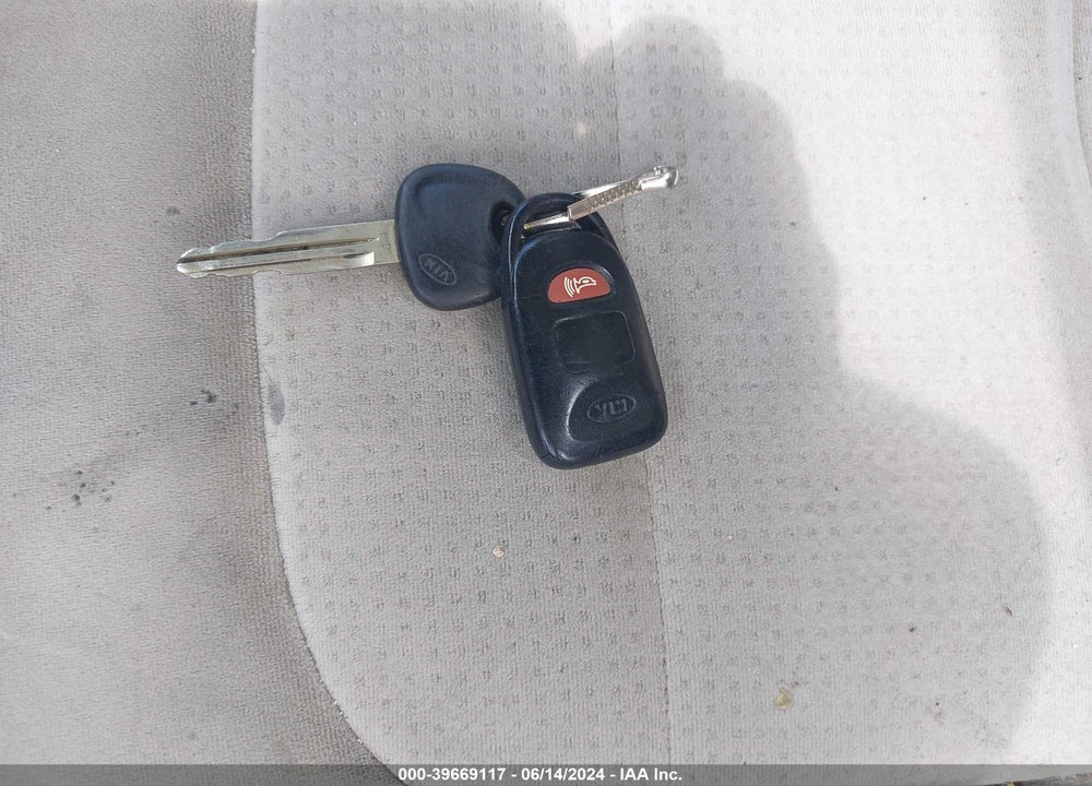 2008 KIA SPECTRA EX VIN: KNAFE122785501141