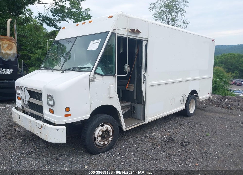 2000 FREIGHTLINER CHASSIS M LINE WALK-IN VAN VIN: 4UZA4FA46YCG41949