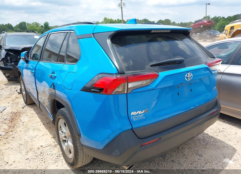 2021 TOYOTA RAV4 XLE VIN: 2T3W1RFV9MW105636
