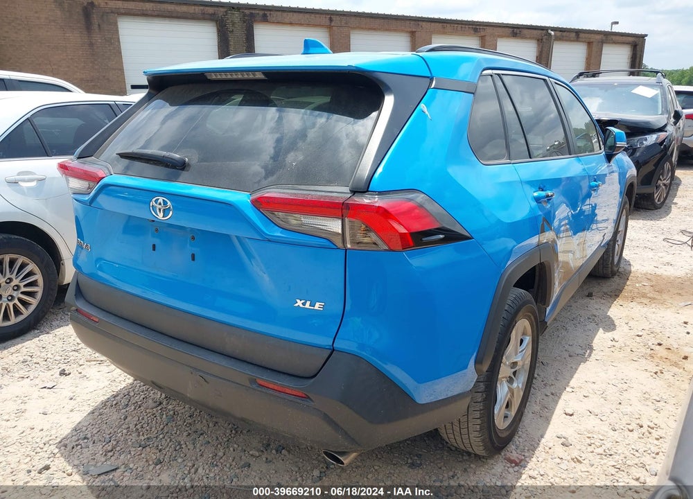 2021 TOYOTA RAV4 XLE VIN: 2T3W1RFV9MW105636