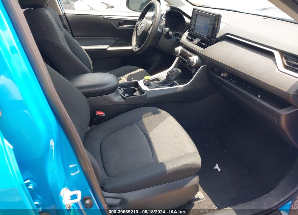 2021 TOYOTA RAV4 XLE VIN: 2T3W1RFV9MW105636