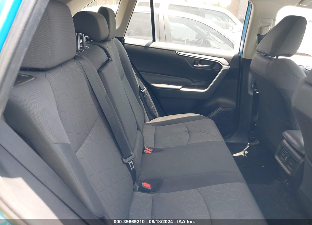 2021 TOYOTA RAV4 XLE VIN: 2T3W1RFV9MW105636
