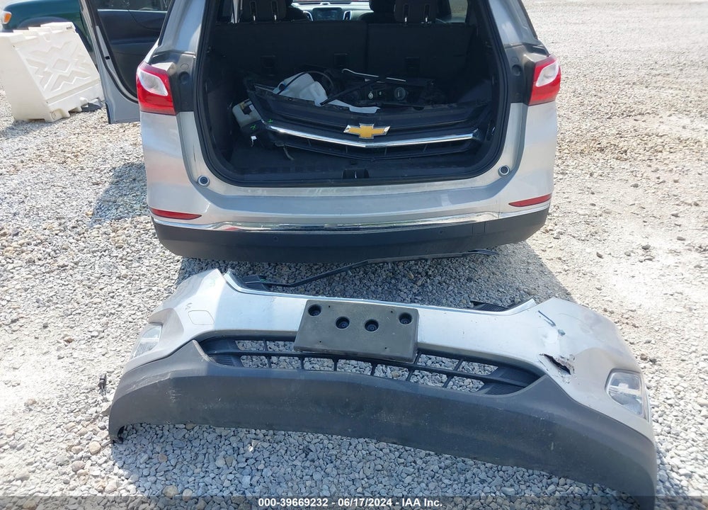 2018 CHEVROLET EQUINOX LT VIN: 2GNAXJEV3J6118621