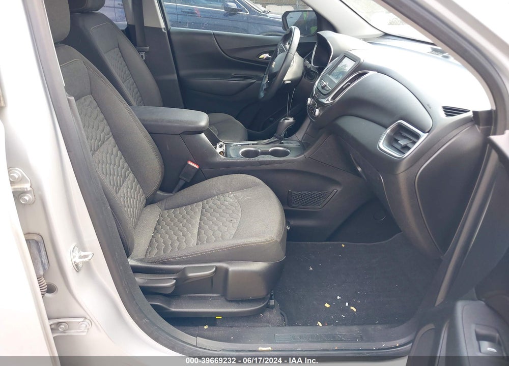 2018 CHEVROLET EQUINOX LT VIN: 2GNAXJEV3J6118621