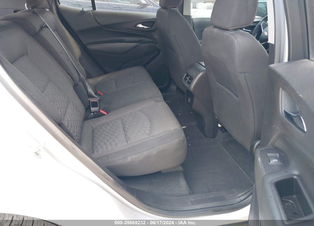 2018 CHEVROLET EQUINOX LT VIN: 2GNAXJEV3J6118621