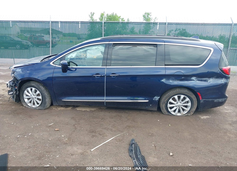 2017 CHRYSLER PACIFICA TOURING L VIN: 2C4RC1BGXHR524773