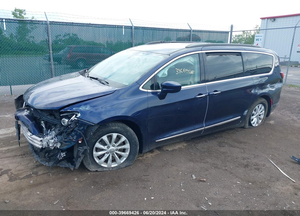 2017 CHRYSLER PACIFICA TOURING L VIN: 2C4RC1BGXHR524773