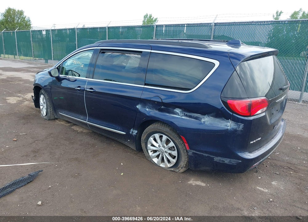 2017 CHRYSLER PACIFICA TOURING L VIN: 2C4RC1BGXHR524773