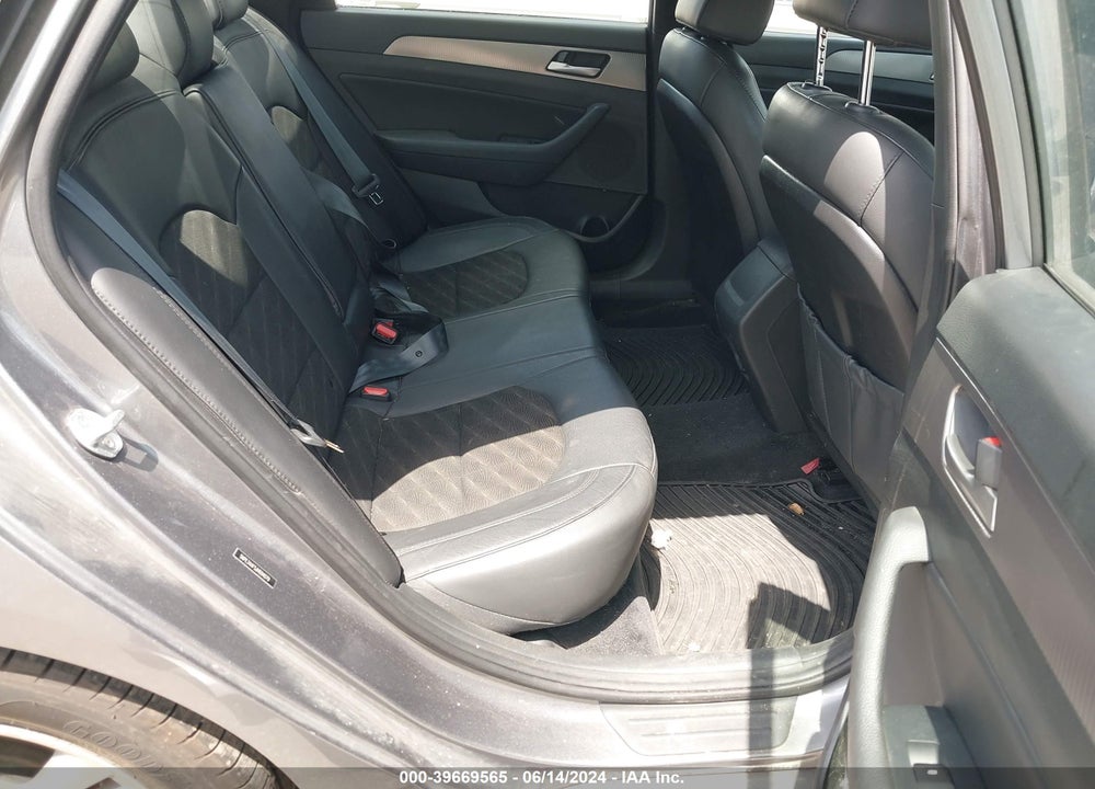 2018 HYUNDAI SONATA SPORT VIN: 5NPE34AF5JH694079