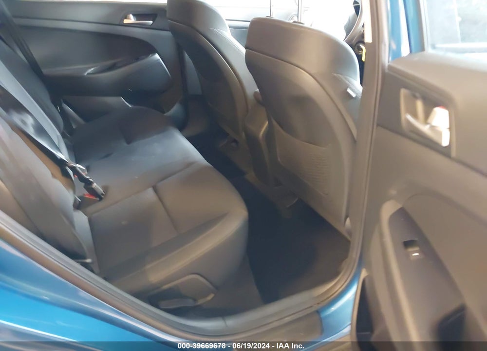 2020 HYUNDAI TUCSON SE VIN: KM8J2CA42LU271202