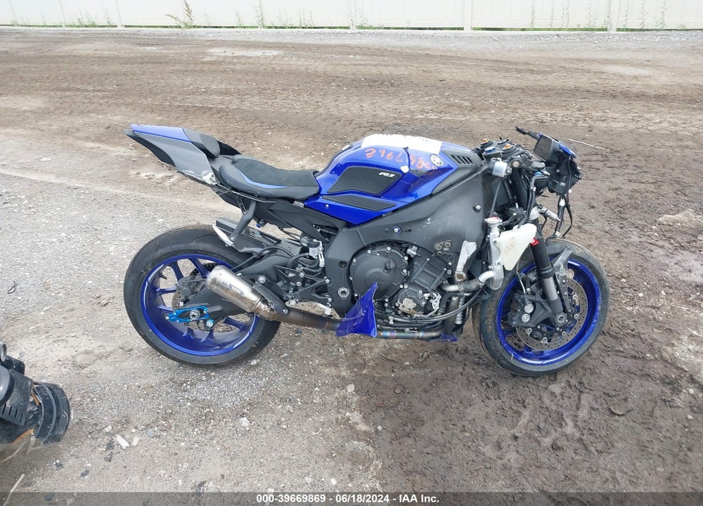 2021 YAMAHA YZFR1 VIN: JYARN66E2MA001838