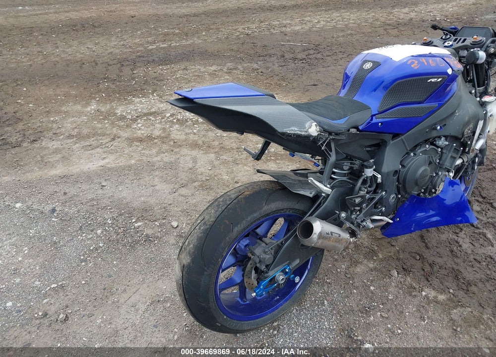 2021 YAMAHA YZFR1 VIN: JYARN66E2MA001838