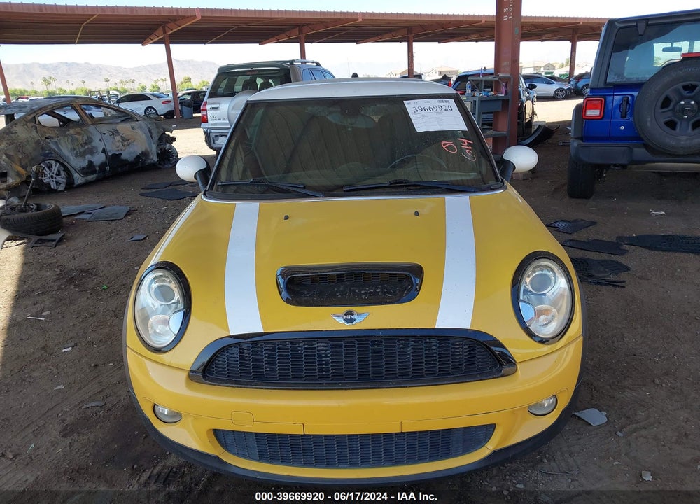 2008 MINI COOPER S VIN: WMWMF73598TV33407