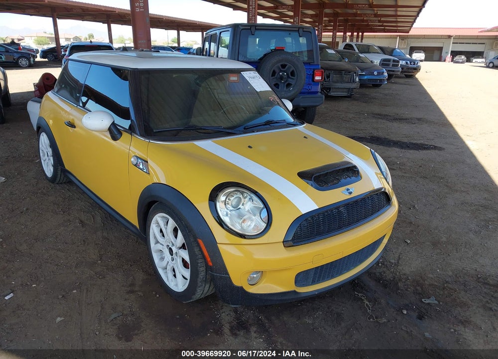 2008 MINI COOPER S VIN: WMWMF73598TV33407