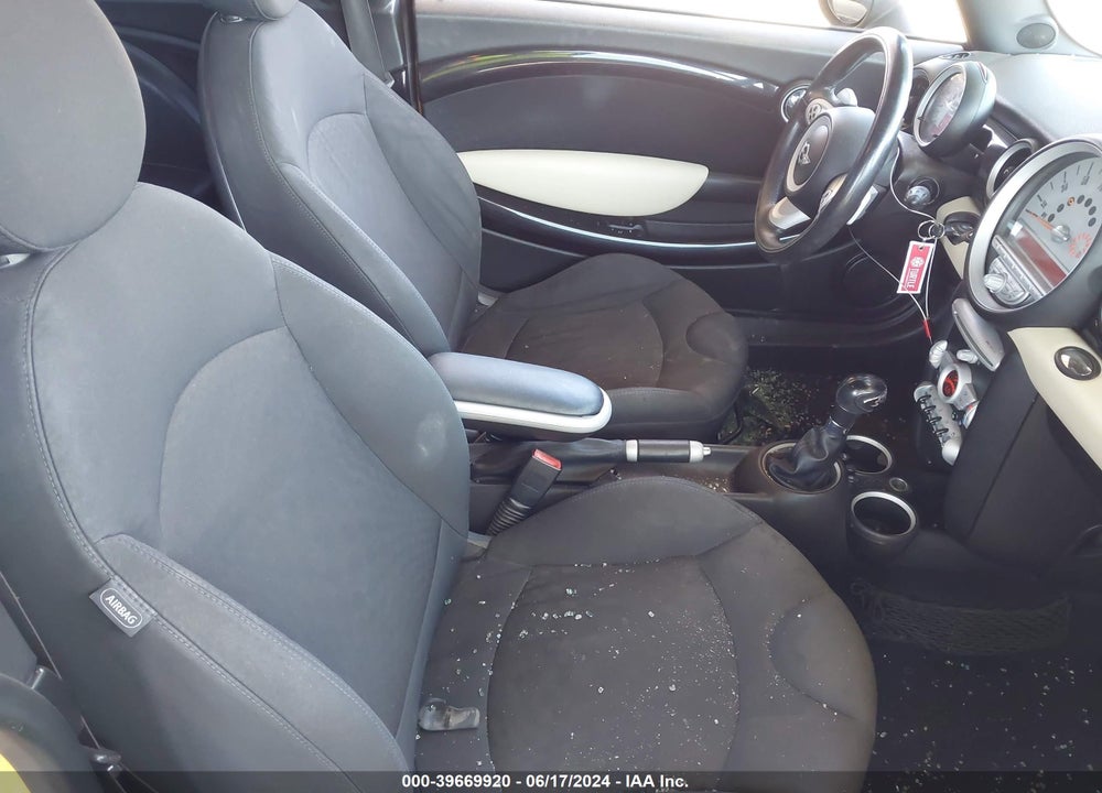 2008 MINI COOPER S VIN: WMWMF73598TV33407