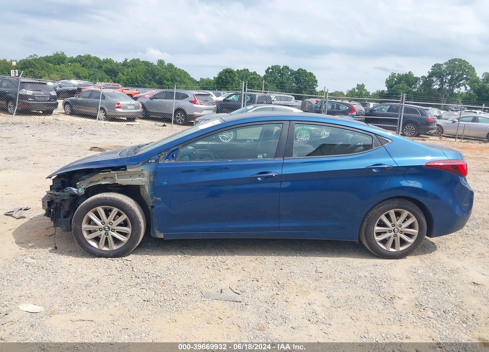 2015 HYUNDAI ELANTRA VIN: KMHDH4AE8FU387647
