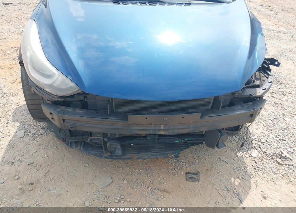 2015 HYUNDAI ELANTRA VIN: KMHDH4AE8FU387647