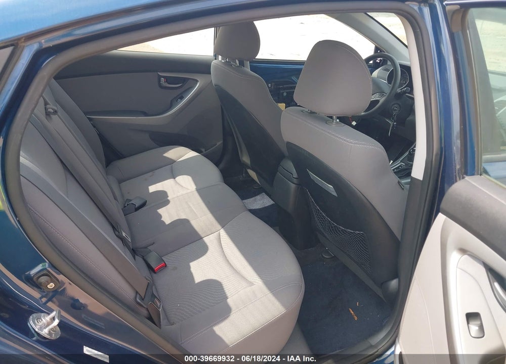 2015 HYUNDAI ELANTRA VIN: KMHDH4AE8FU387647