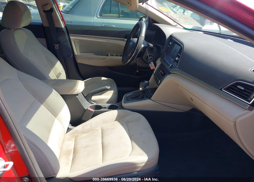 2017 HYUNDAI ELANTRA SE VIN: 5NPD84LF0HH022208