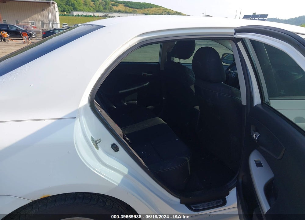2013 TOYOTA COROLLA S VIN: 2T1BU4EE0DC102239