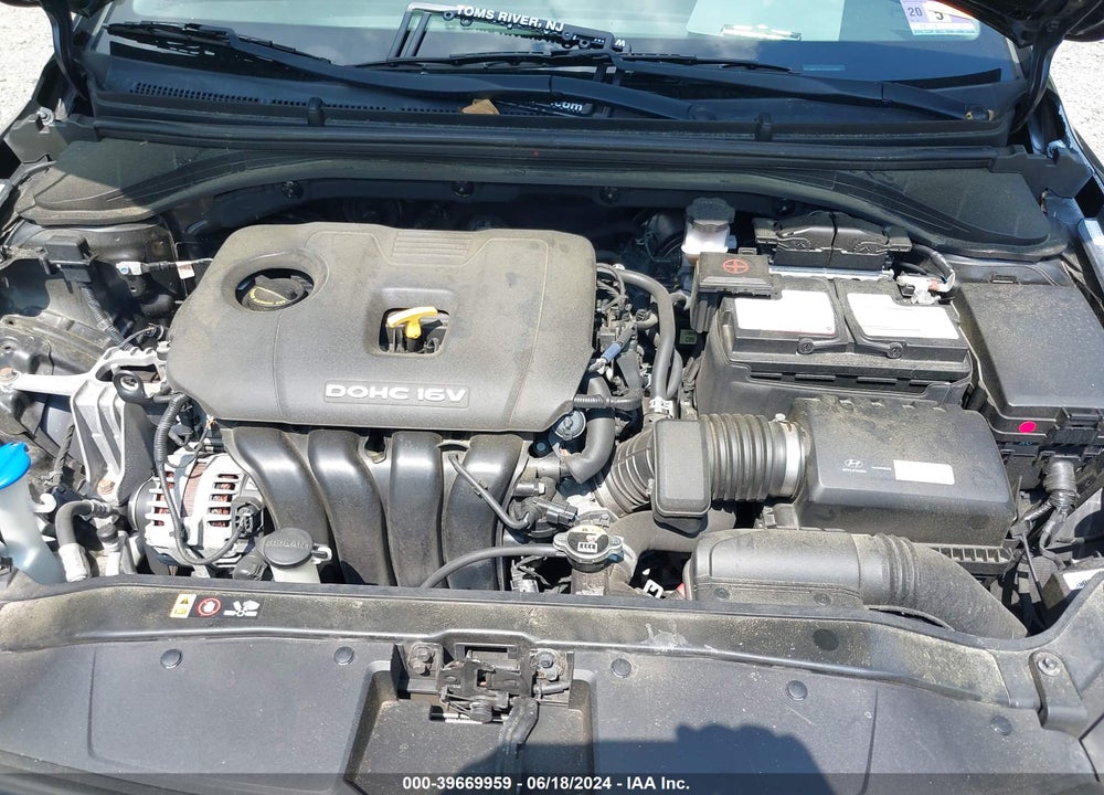 2018 HYUNDAI ELANTRA SE VIN: KMHD74LF4JU570982