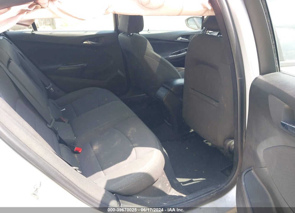 2018 CHEVROLET CRUZE LT AUTO VIN: 1G1BE5SM8J7106589