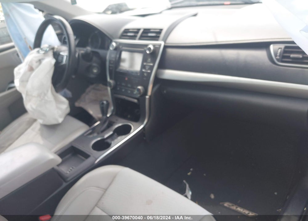 2016 TOYOTA CAMRY LE/XLE/SE/XSE VIN: 4T1BF1FK4GU558647