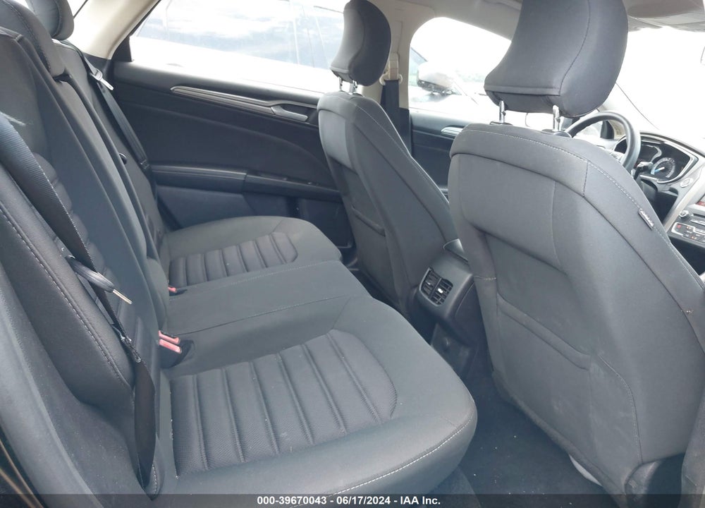 2017 FORD FUSION SE VIN: 3FA6P0HD6HR405066