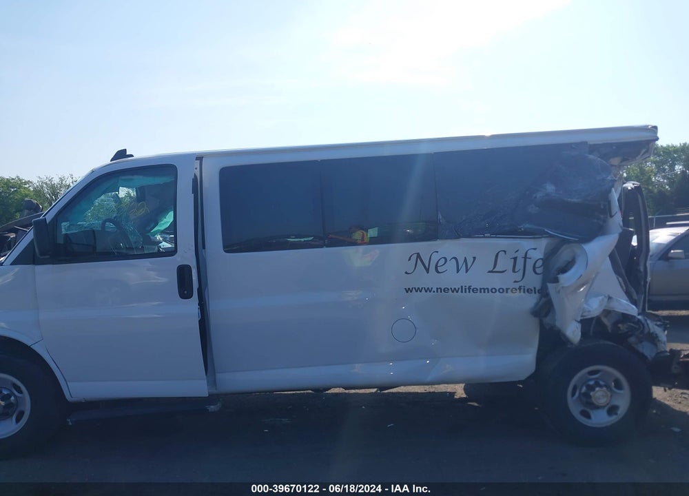 2017 CHEVROLET EXPRESS 3500 LT VIN: 1GAZGPFG5H1340498